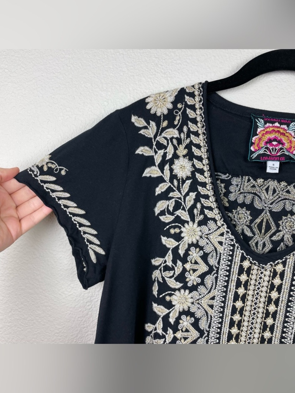 Johnny Was Women's Small Black Short Sleeve Embroidered V-Neck Tunic Top Boho - Picture 5 of 16
